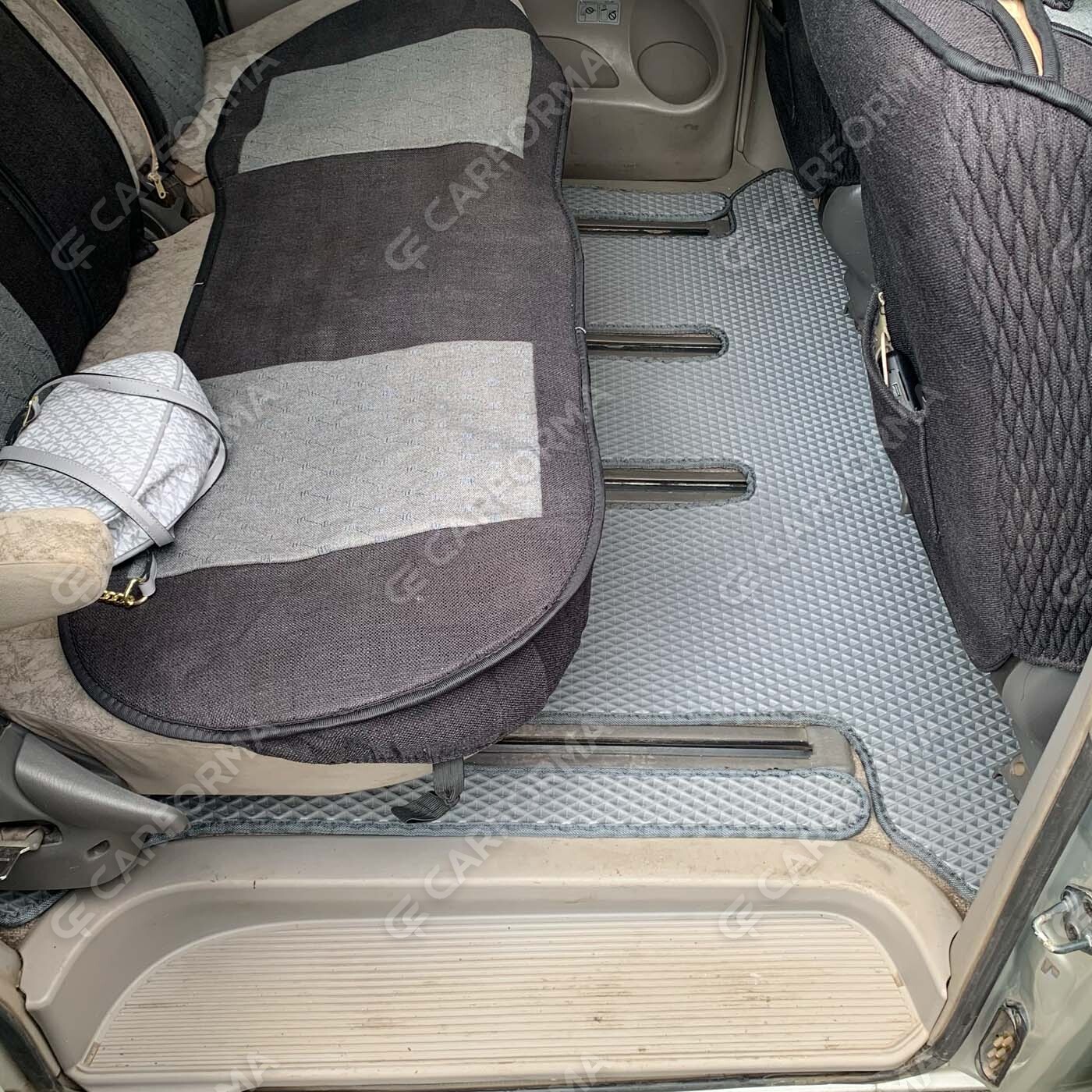 Ворсовые коврики на Toyota Estima II 2000&nbsp;-&nbsp;2005 в Стерлитамаке