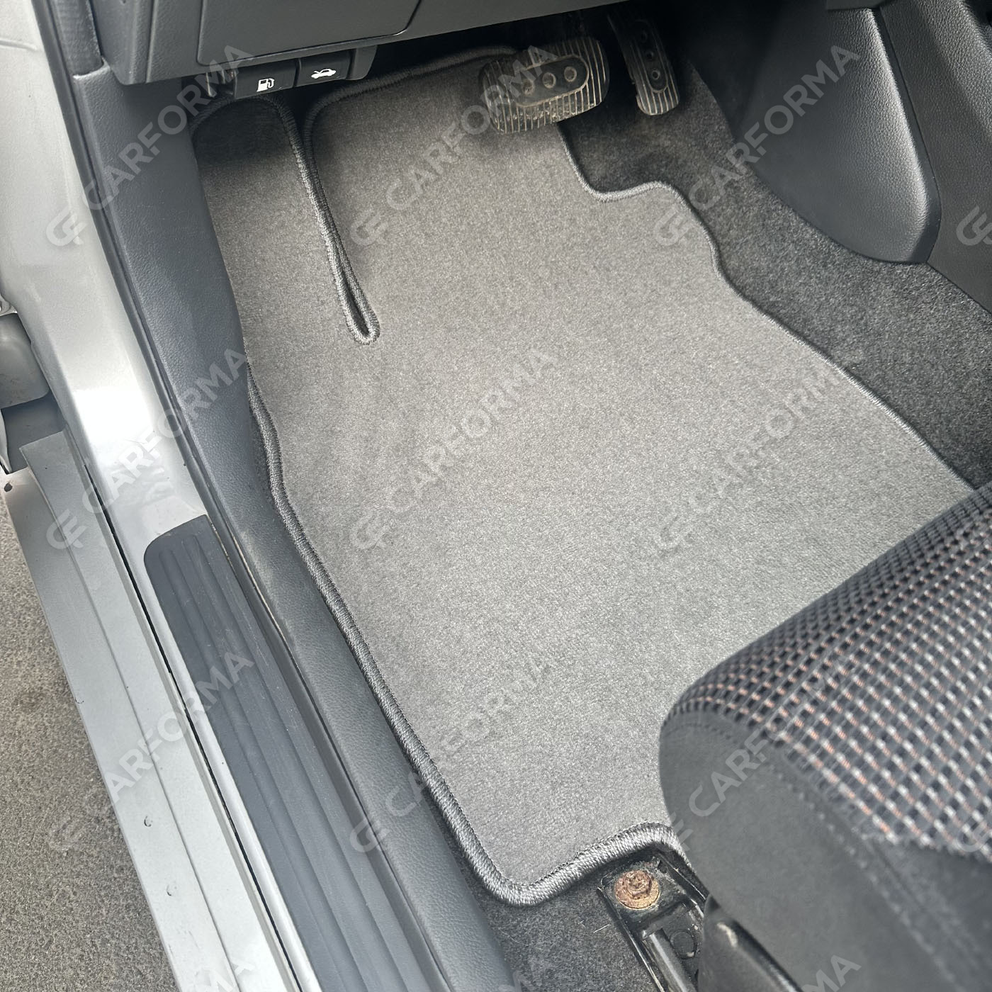 Ворсовые коврики на Nissan Tiida (C11) 2004&nbsp;-&nbsp;2014 в Стерлитамаке