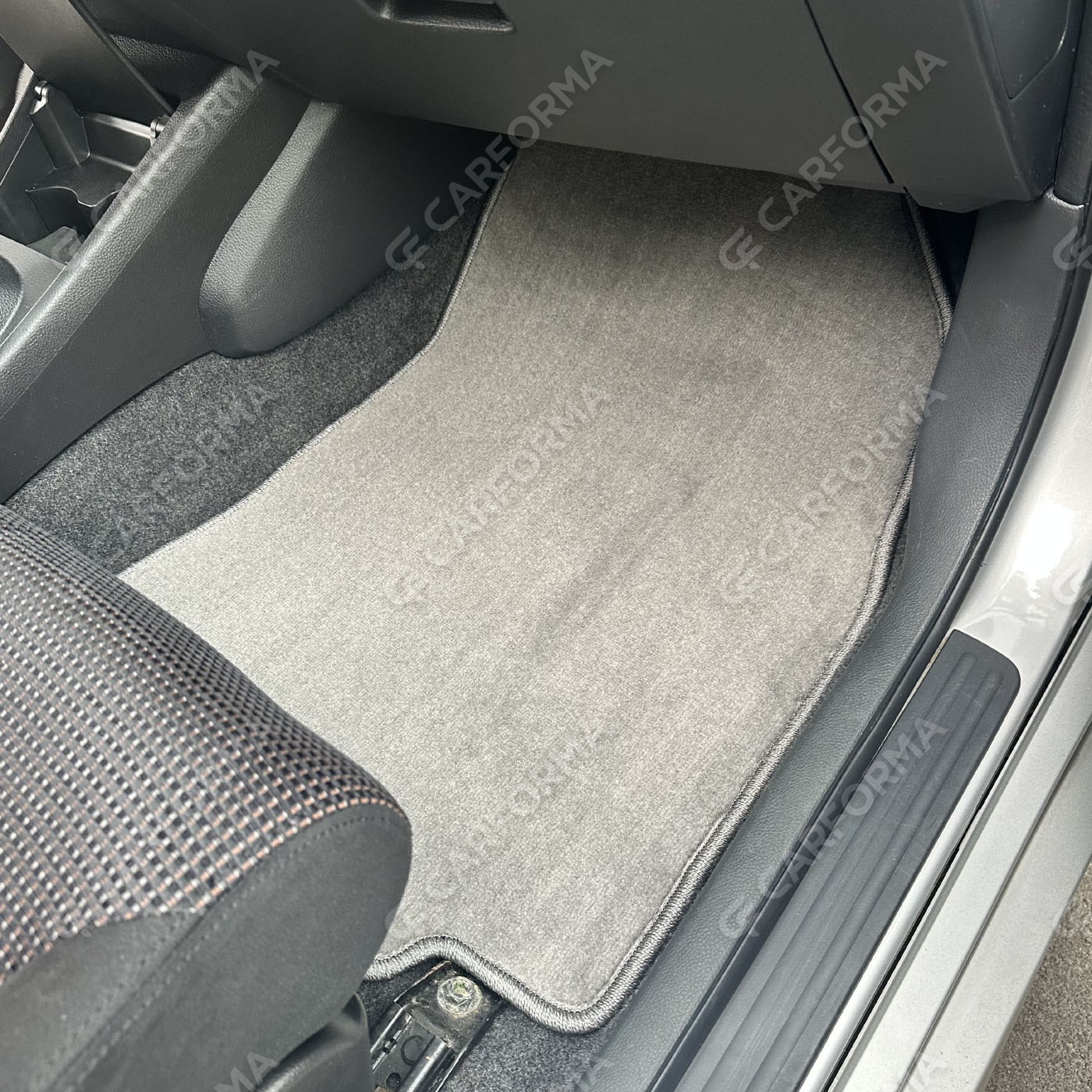 Ворсовые коврики на Nissan Tiida (C11) 2004&nbsp;-&nbsp;2014 в Стерлитамаке