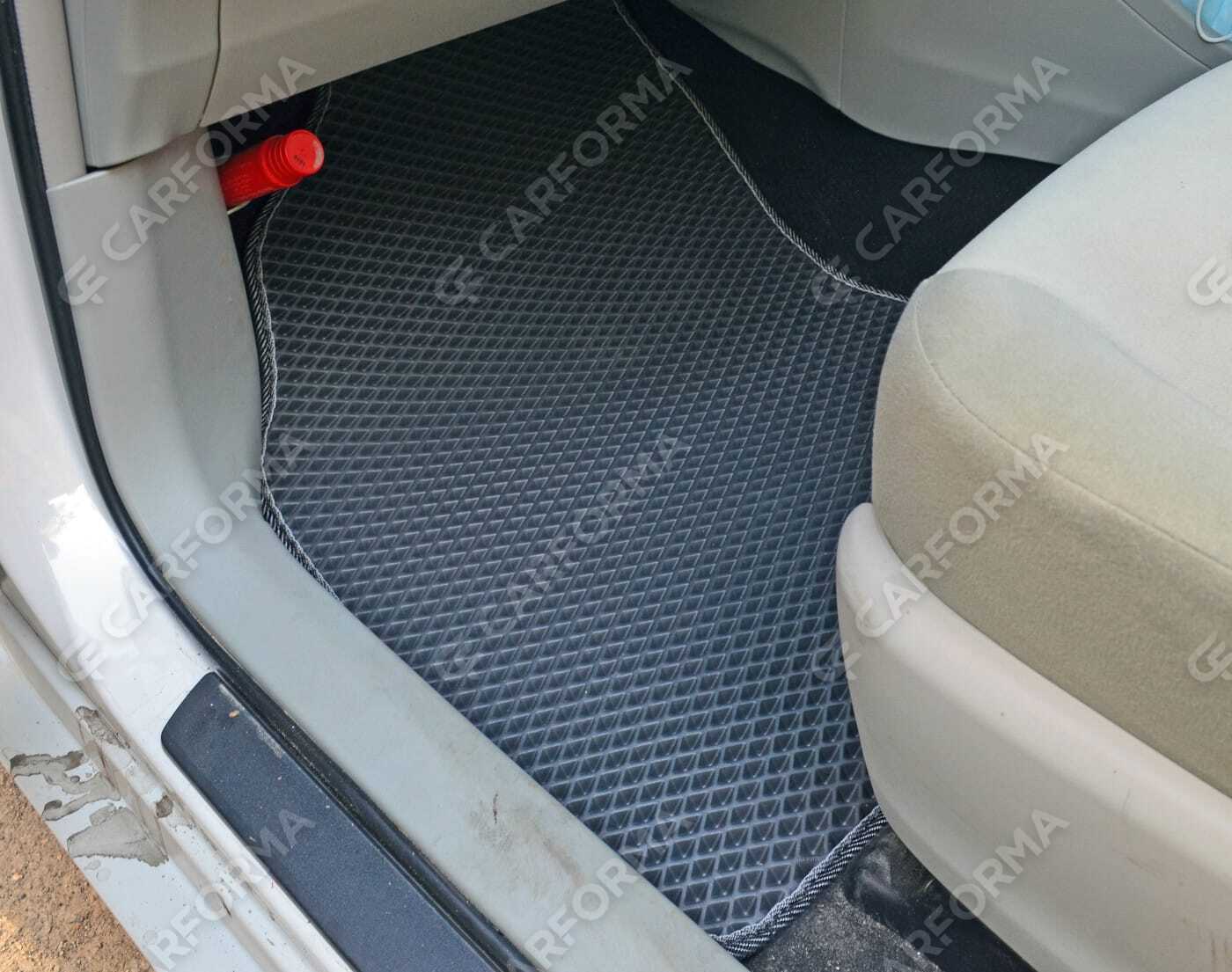Ворсовые коврики на Toyota Prius Alpha 2011&nbsp;-&nbsp;2021 в Стерлитамаке