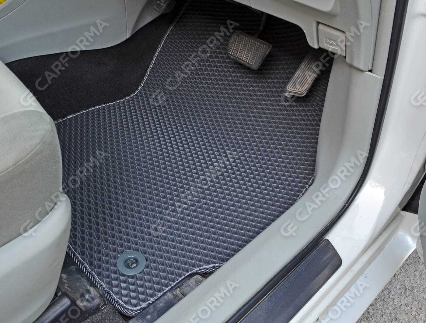 Ворсовые коврики на Toyota Prius Alpha 2011&nbsp;-&nbsp;2021 в Стерлитамаке