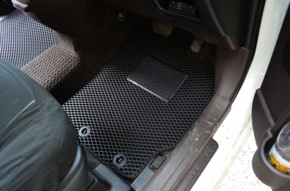 Ворсовые коврики на Toyota Porte II 2012&nbsp;-&nbsp;2020 в Стерлитамаке