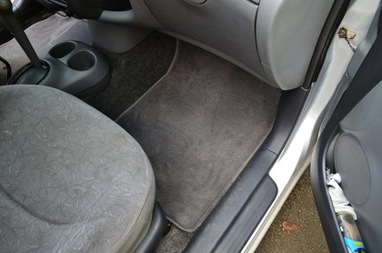 Коврики на Toyota Yaris I 1999 - 2005 в Стерлитамаке Коврики на Toyota Yaris I 1999 - 2005 в Стерлитамаке