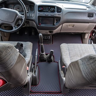 Коврики на Mitsubishi Space Gear 1994 - 2007 в Стерлитамаке Коврики на Mitsubishi Space Gear 1994 - 2007 в Стерлитамаке