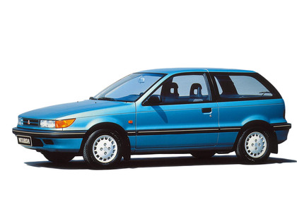 Ворсовые коврики на Mitsubishi Colt 3 1988 - 1992 в Стерлитамаке Ворсовые коврики на Mitsubishi Colt 3 1988 - 1992 в Стерлитамаке
