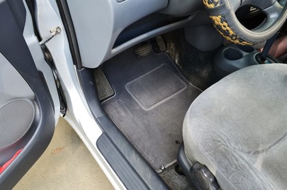 Коврики на Toyota Yaris I 1999 - 2005 в Стерлитамаке Коврики на Toyota Yaris I 1999 - 2005 в Стерлитамаке