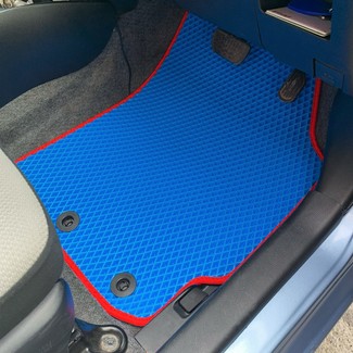 Ворсовые коврики на Toyota Vitz III 2010&nbsp;-&nbsp;2020 в Стерлитамаке