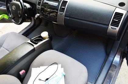 Ворсовые коврики на Toyota Prius (20) 2004&nbsp;-&nbsp;2009 в Стерлитамаке