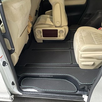 Ворсовые коврики на Toyota Vellfire (H30) 2015&nbsp;-&nbsp;2023 в Стерлитамаке