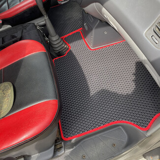 Коврики на Mitsubishi Space Gear 1994 - 2007 в Стерлитамаке Коврики на Mitsubishi Space Gear 1994 - 2007 в Стерлитамаке