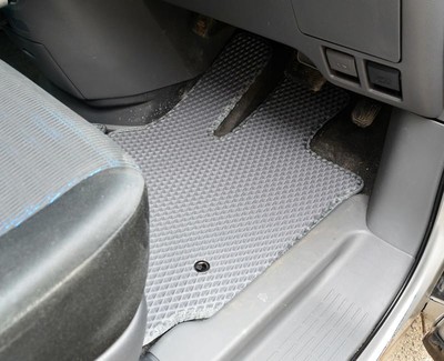 Ворсовые коврики на Toyota Voxy (R70) 2007&nbsp;-&nbsp;2013 в Стерлитамаке