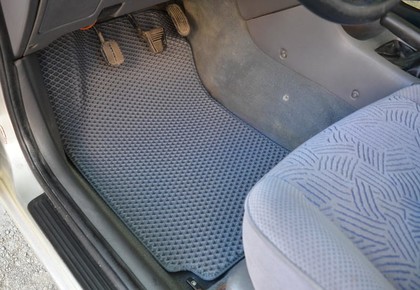 Ворсовые коврики на Toyota Avensis I 1997&nbsp;-&nbsp;2002 в Стерлитамаке