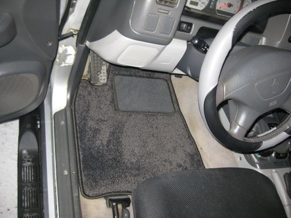 Ворсовые коврики на Mitsubishi Pajero Sport I 1998&nbsp;-&nbsp;2009 в Стерлитамаке
