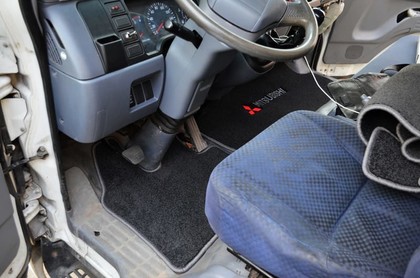 Ворсовые коврики на Mitsubishi Fuso Canter VII широкая кабина 2002&nbsp;-&nbsp;2017 в Стерлитамаке