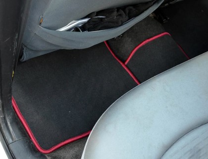 Ворсовые коврики на Mitsubishi Colt 6 2002 - 2012 в Стерлитамаке Ворсовые коврики на Mitsubishi Colt 6 2002 - 2012 в Стерлитамаке