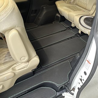 Ворсовые коврики на Toyota Vellfire (H30) 2015&nbsp;-&nbsp;2023 в Стерлитамаке